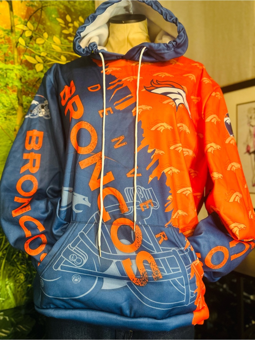 Denver Broncos Unisex Pullover Hoodie - Navy & Orange: Size XL